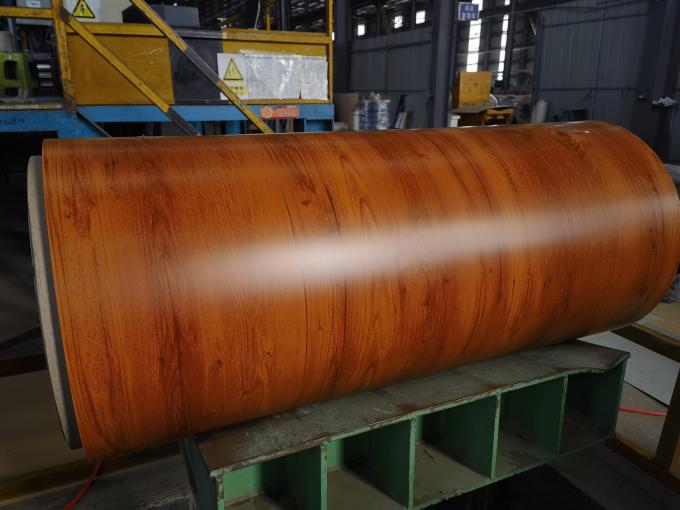 neueste Unternehmensnachrichten über Anwendungen und zukünftige Entwicklungstrends von farbigen beschichteten Aluminiumspulen in der Türherstellung  0