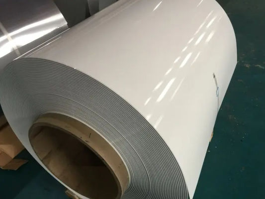 0.55mm Dicke Legierung3105 H24 24 Gauge vorgefärbte Aluminiumspirale mit PVDF-Farbe für Terrassenabdeckung