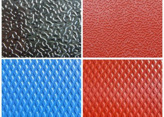 Aluminiumfolie in Prägung schwarz rot in der Außendekoration von Gebäuden verwendet
