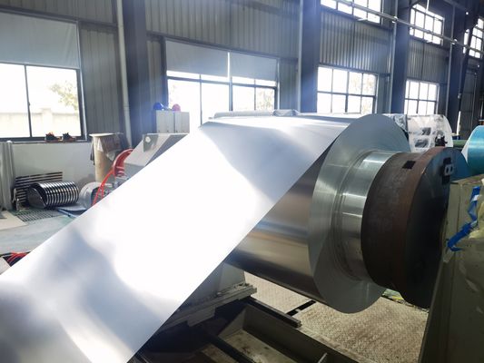 Farbbeschichtete Aluminiumfolie für wartungsarme und wetterbeständige Anwendungen