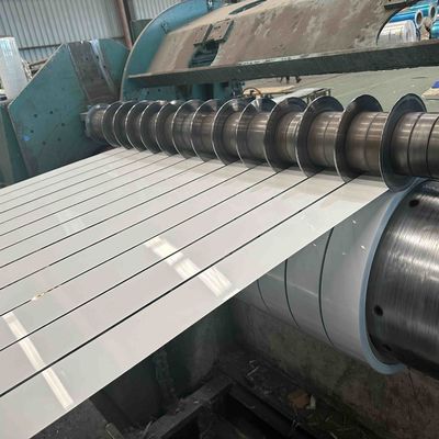 Legierung 3105 0,28*180mm Anti-Kratz PE Farbe Vorbemalte Aluminiumstreifen für Rollverschluss Tür Vorhang Herstellung