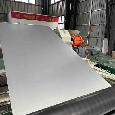 Drahtzeichnung Endfarbe Aluminiumspulenlegierung 1060 0,70 mmDicke vorgefärbte Aluminiumfolie für Kühlschranke