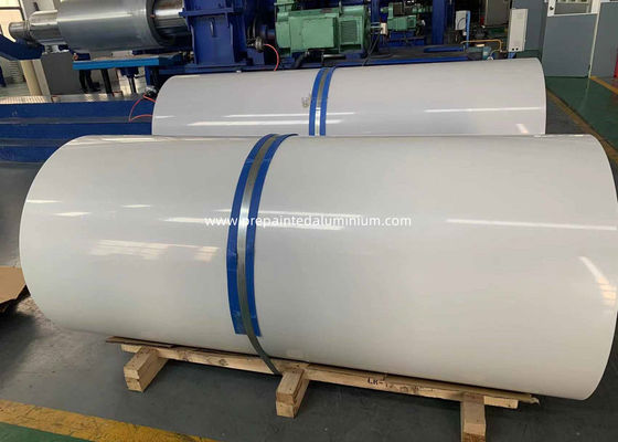 2250mm Breite Ultrabreite Legierung 5052 H26 Hochglänzende weiße Farbe beschichtete Aluminium-Spule für Van & Truck Box Herstellung verwendet