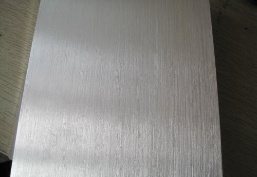 Haaransatzfarbige Aluminiumspule Legierung 3105 0,55 mm vorlackiertes Aluminiumblech für die Oberflächendekoration von Schränken
