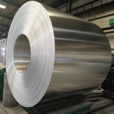 Solarreflect 1060 Aluminiumlegierungsspule 0,8 mm/2500 mm Reflexionsvermögen Photovoltaik-Rückseitenfolien-Substrat mit PE-Lackbeschichtung