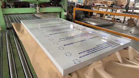 0,03 Zoll dicke, gebeizte Oberfläche aus vorlackiertem Aluminiumblech für Innendekorationsplatten