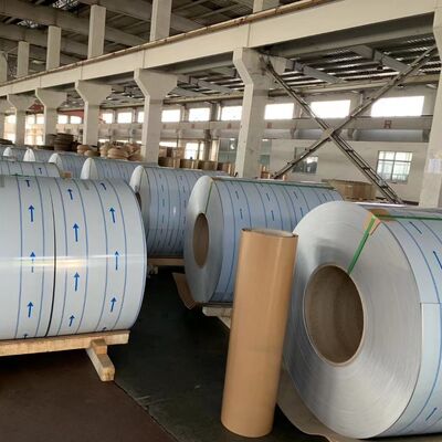 Aluminiumlegierung 3003 Aluminiumblech für Innendeckenmaterial (0,6–0,9 mm | Kundenspezifische Breite | RAL-Beschichtung)