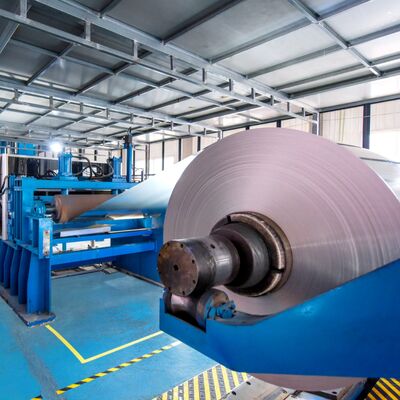 Aluminiumlegierung 1060 Aluminium-Spule Kühlung für LED-Wärmewaschfläche. Dicke 1,0 ̊5,0 mm. Breite 800 ̊1200 mm. Anodisiert schwarz oder natürlich. Hohe Wärmeleitfähigkeit.